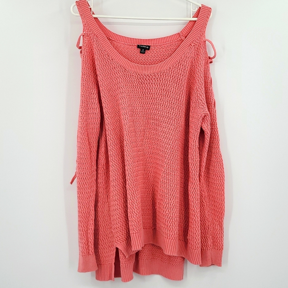 Torrid 2 pink rose peek a boo shoulder long lace up sleeve scoopneck sweater
